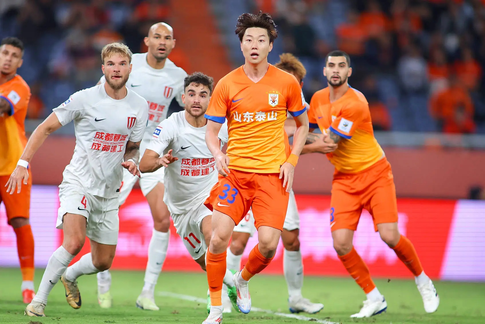 满冠体育亚洲官方网站-关于山东泰山集结日刷新队史纪录，志在足总杯名次提升，球迷炸锅，阵容厚度经受考验的信息